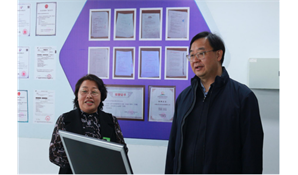 The leaders of the autonomous region investigated and researched the research and development and application projects of Kaiyuan technology intelligent equipment for farming and animal husbandry machinery